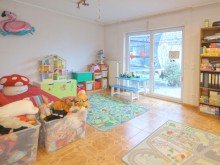 Wohnzimmer Freistehendes, barrierearmes Einfamilienhaus in Griesheim