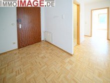Diele VERKAUFT - Martinsviertel: Ger�umige 3-Zimmerwohnung mit Balkon und Garage