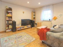 Wohnzimmer Freistehendes, barrierearmes Einfamilienhaus in Griesheim