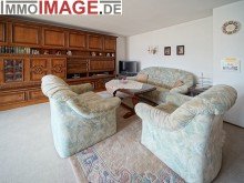 Wohnzimmer VERMIETET - Ger�umige 4-Zimmer-Wohnung mit sonnigem Balkon