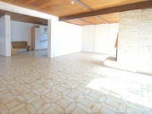 Wohnraum VERKAUFT - Sanierungsbed�rftiges Reihenendhaus 
mit Sauna und Schwimmbad